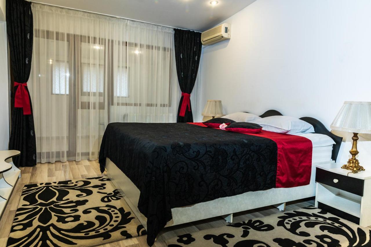 Hotel Royal Urziceni Buitenkant foto