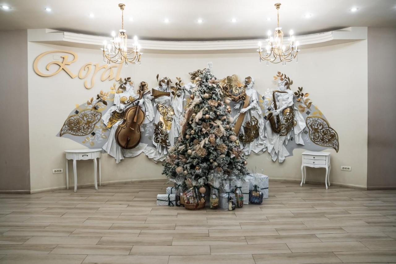 Hotel Royal Urziceni Buitenkant foto